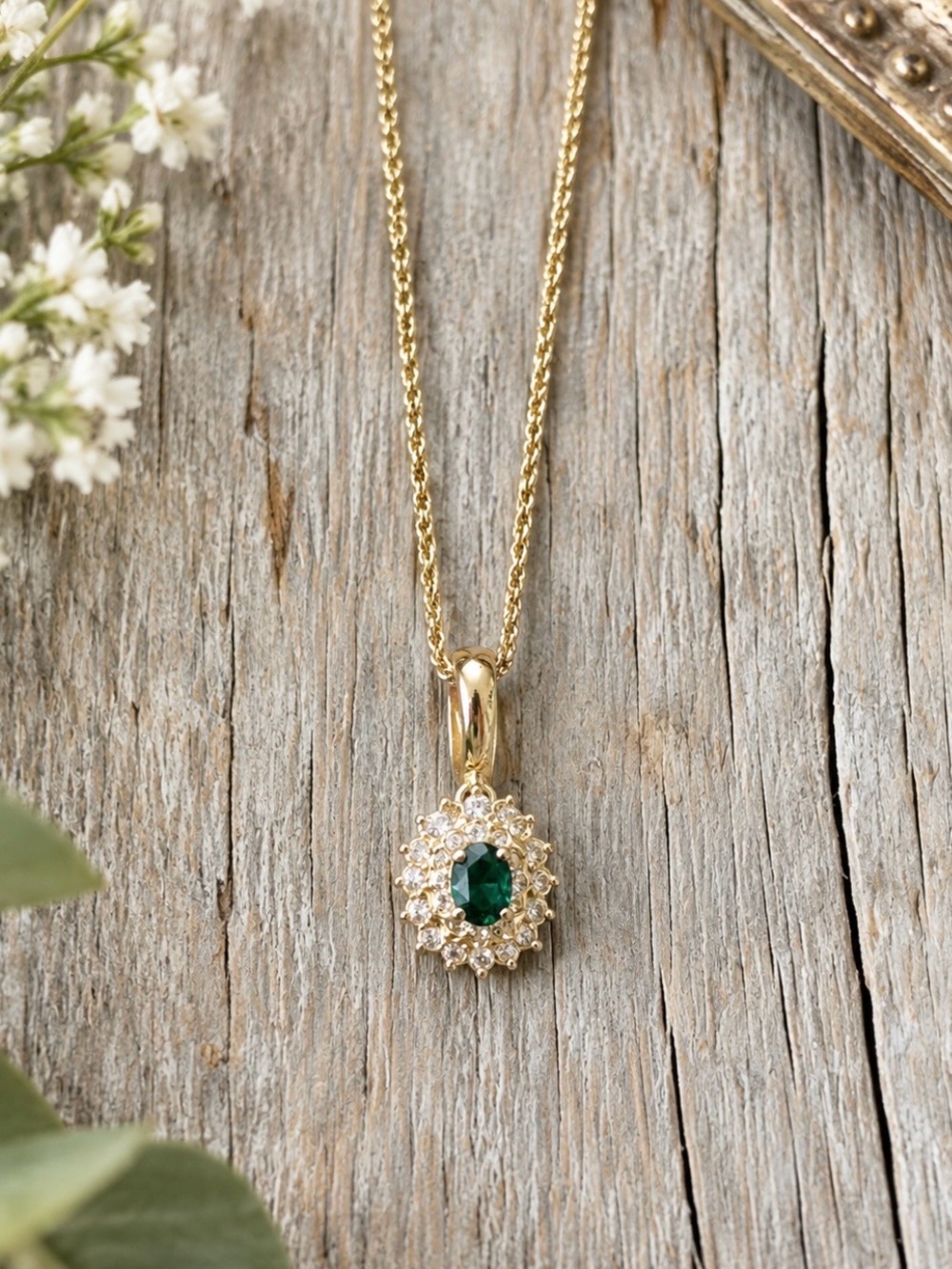 Vintage Roman Gold Tone | Rhinestone | Faux Emerald Necklace. Stamped | Oval